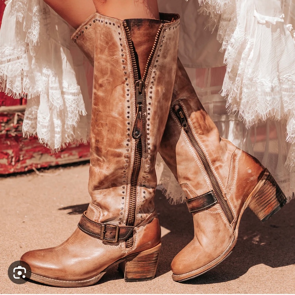 EUC Freebird Carson boots in Taupe